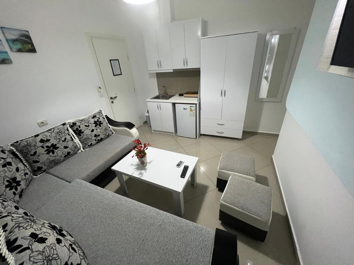 Seaside Rooms & Apartments Sarandë エクステリア 写真