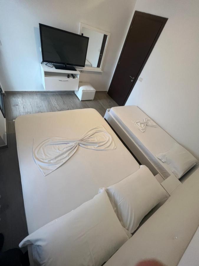 Seaside Rooms & Apartments Sarandë エクステリア 写真