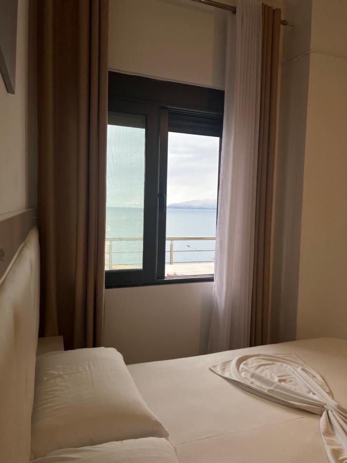 Seaside Rooms & Apartments Sarandë エクステリア 写真